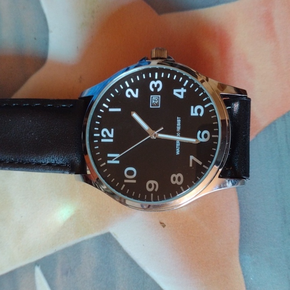 Amazon Essentials men's Watch